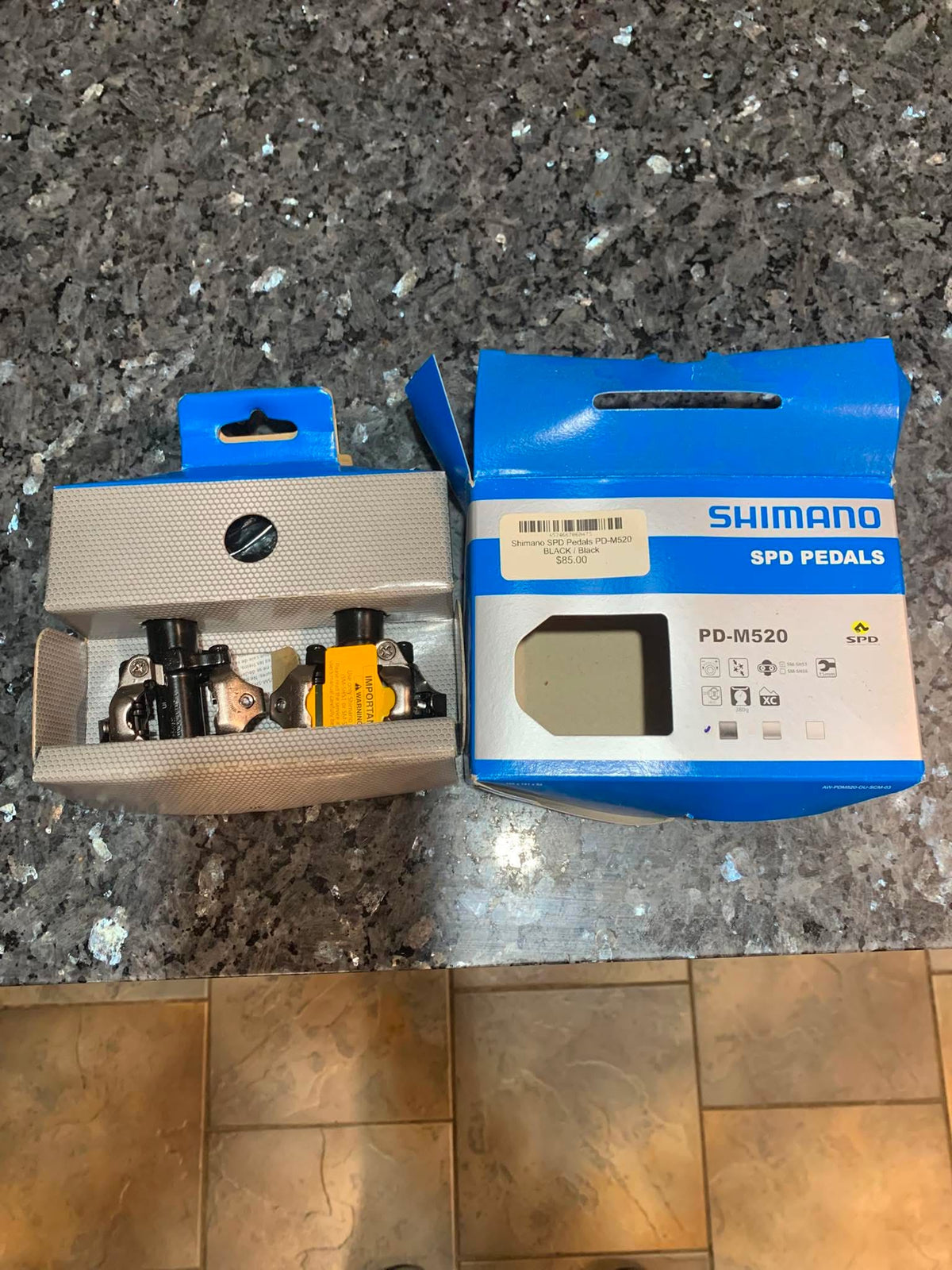 Shimano PD-M520 clipless pedals - black