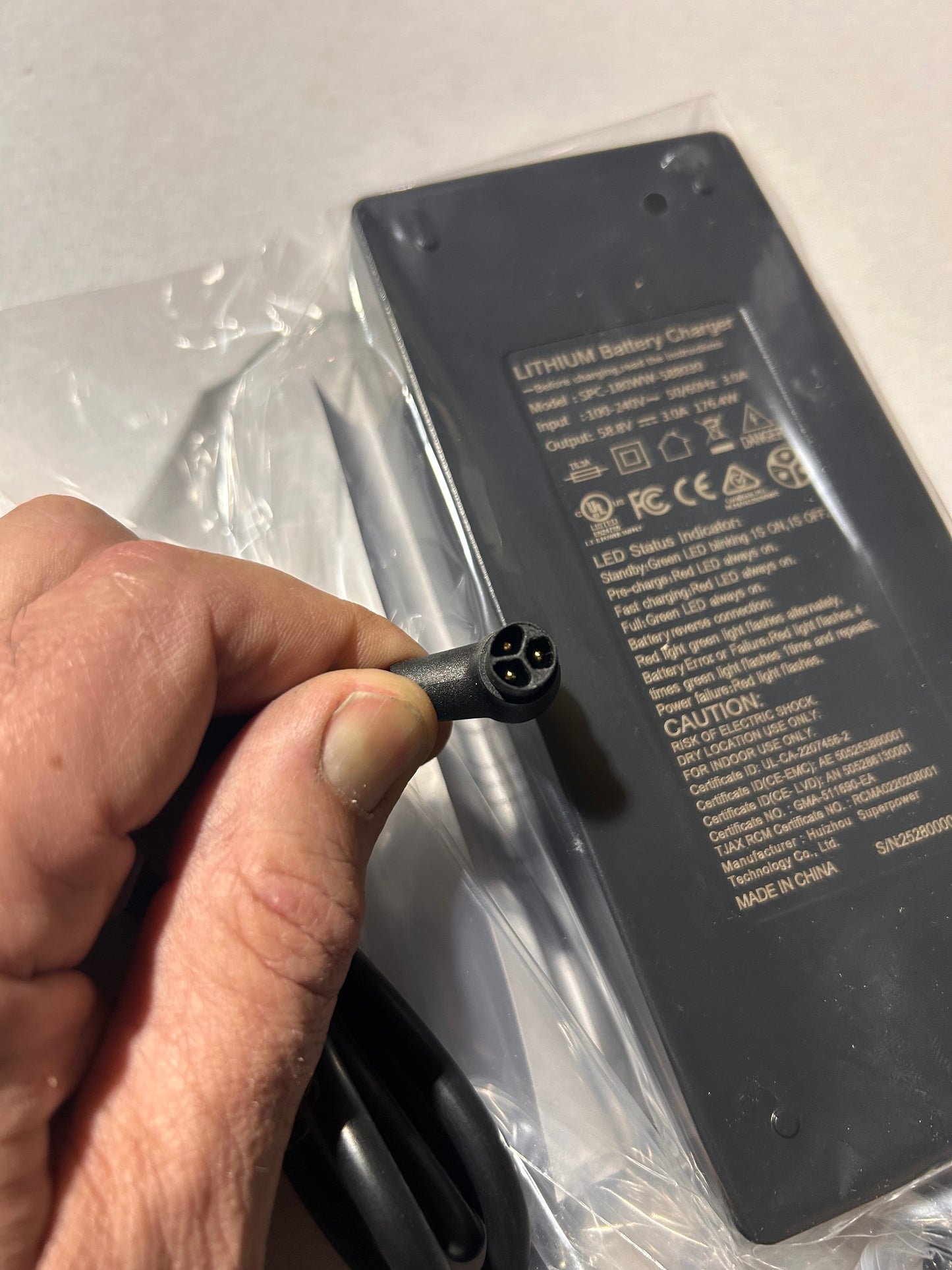 Rocker SO/ST- Charger 52V 3A